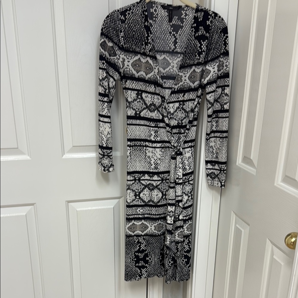 BCBG Black and White Patterned Wrap Dress - Picture 3 of 11